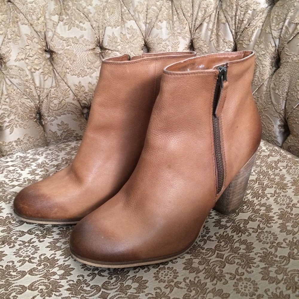 BP Trolley Heeled Bootie size 9